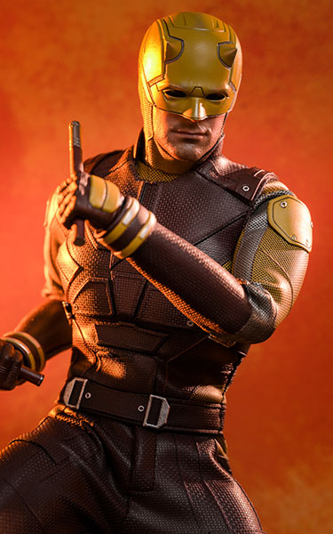 Hot Toys has raised the bar with the new Daredevil Sixth Scale Figure! Hotter than Hell’s Kitchen, he belongs in your display.